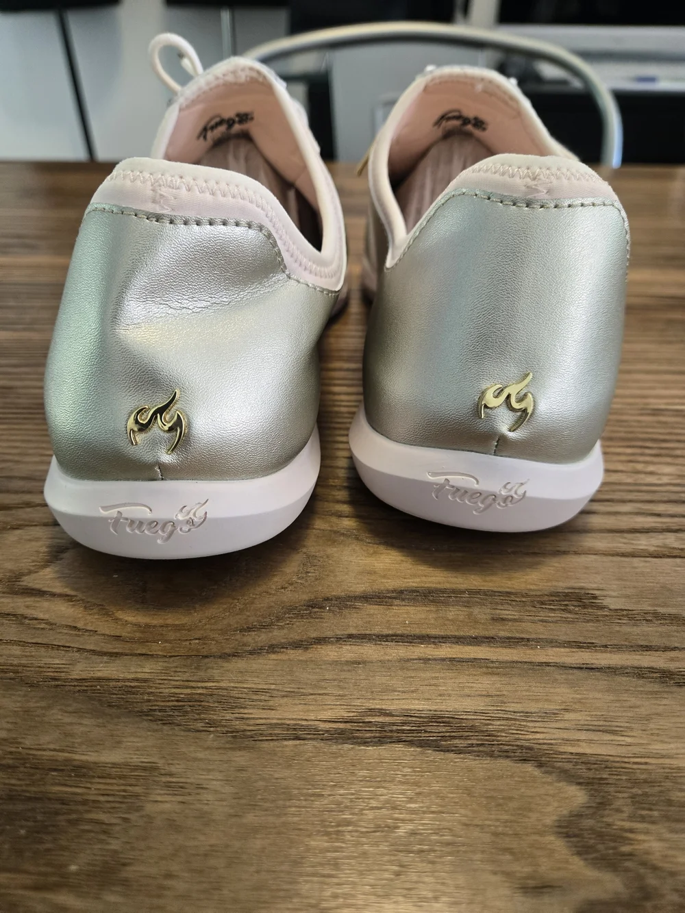 Fuego Split Sole Dance Sneakers   Women's Size 12 Mens 10.5